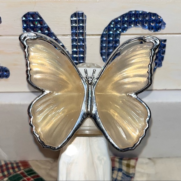 WALLFLOWERS 2 Designer wall plug n scent warmers BUTTERFLY FLOWER RETAIL $20 ea - Picture 7 of 9